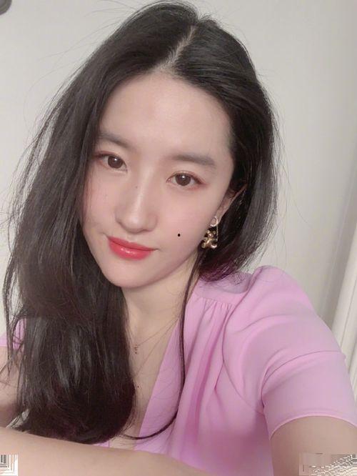 自拍微拍日韩美女视频,展现青春魅力瞬间